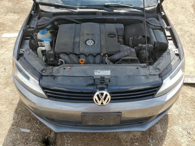 2011 VOLKSWAGEN JETTA SE  