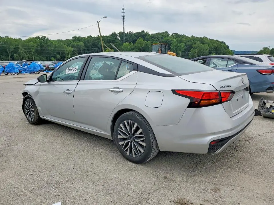 2024 NISSAN ALTIMA SV  