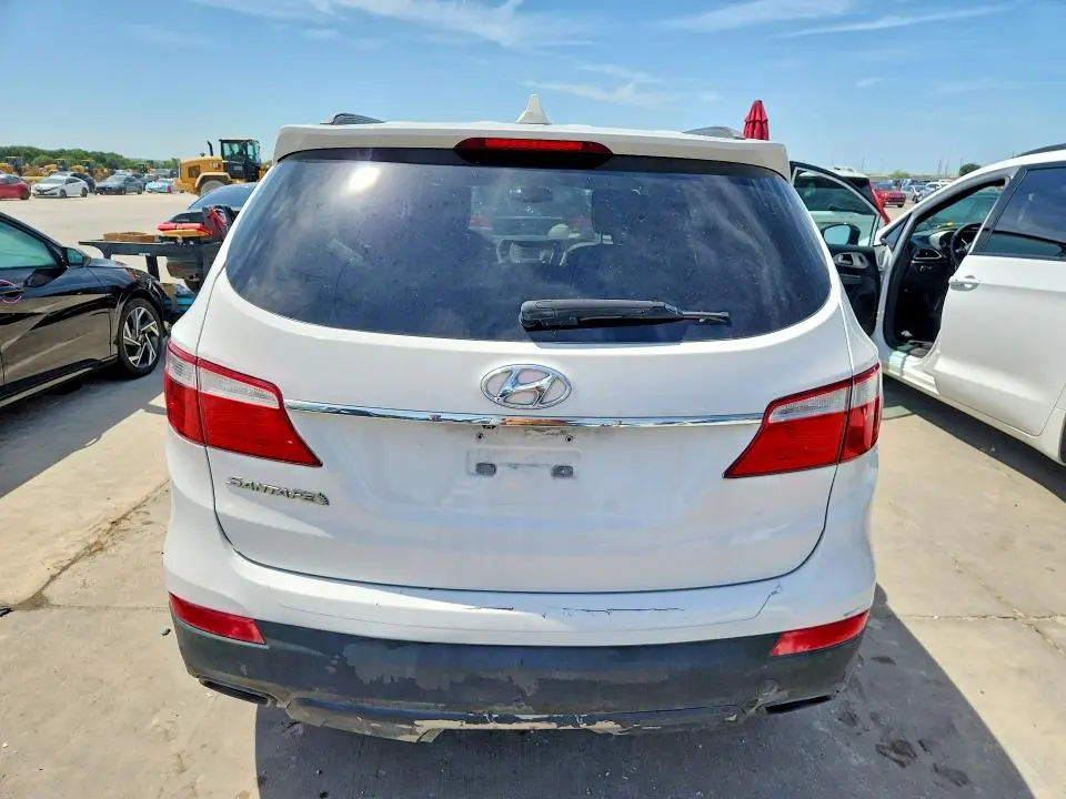 2016 HYUNDAI SANTA FE SE  