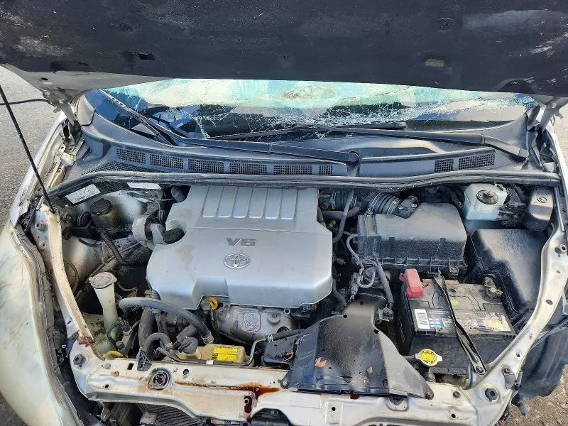 2010 TOYOTA SIENNA XLE  
