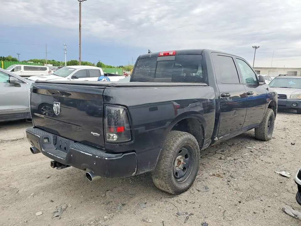 2016 RAM 1500 SLT  