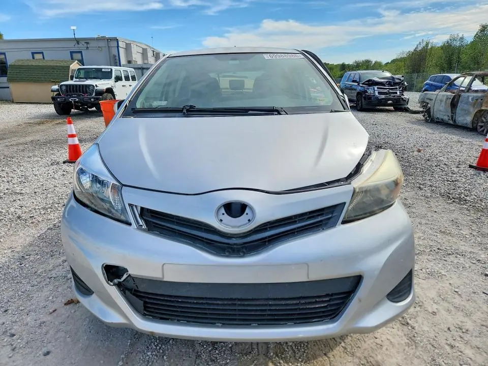 2013 TOYOTA YARIS 5-DOOR LE  