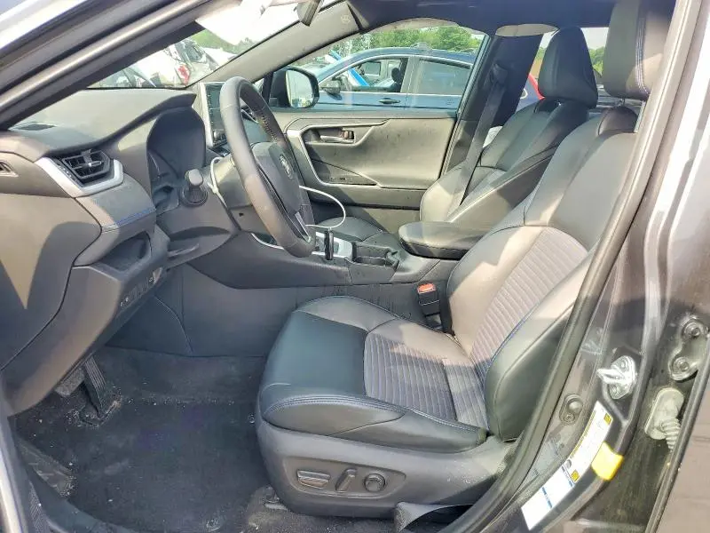 2021 TOYOTA RAV4 XSE  