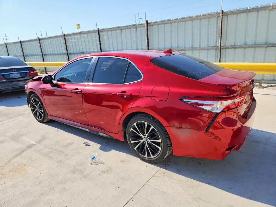 2020 TOYOTA CAMRY SE  
