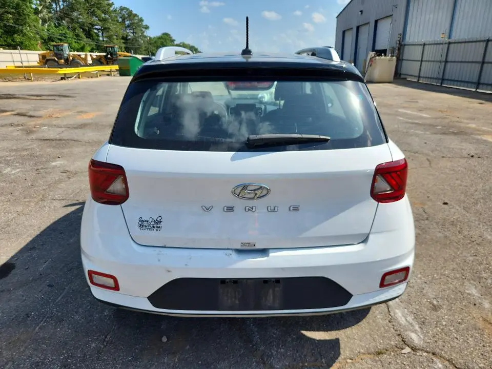 2024 HYUNDAI VENUE LIMITED  