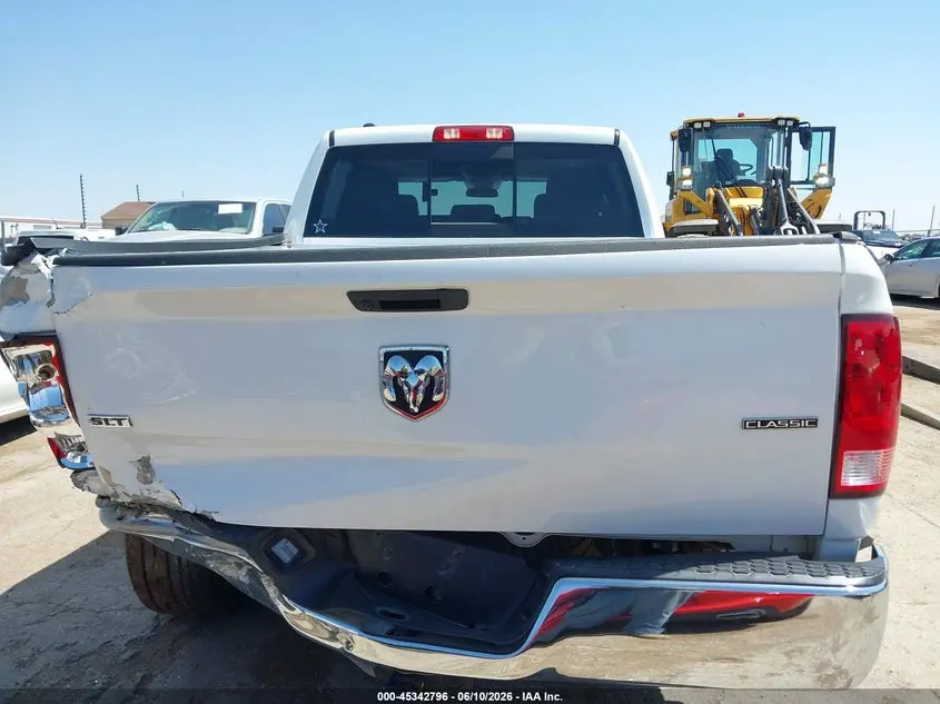 2019 RAM 1500 CLASSIC SLT  4X2 6'4 BOX