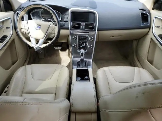 2016 VOLVO XC60 T5 PLATINUM  