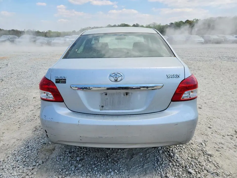 2010 TOYOTA YARIS BASE  