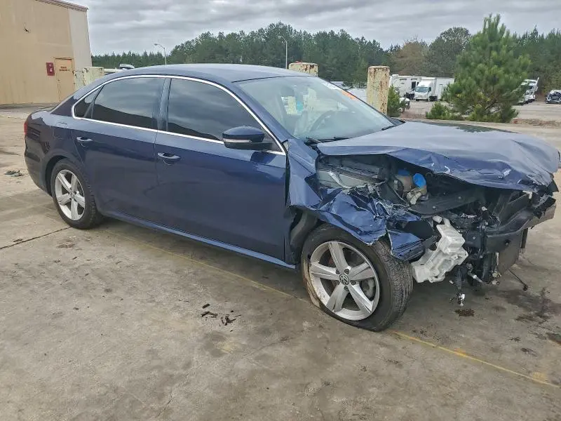 2014 VOLKSWAGEN PASSAT SE  