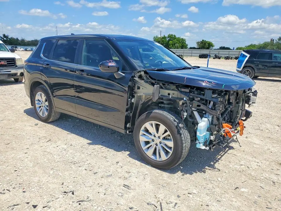 2025 MITSUBISHI OUTLANDER   