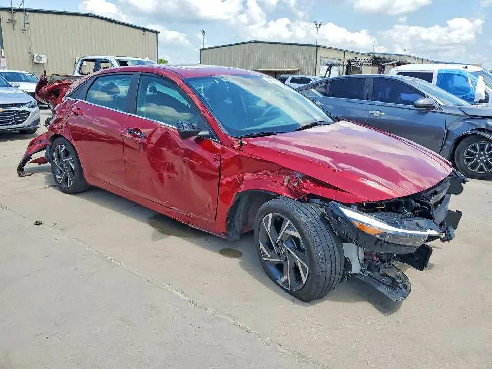 2025 HYUNDAI ELANTRA SEL  