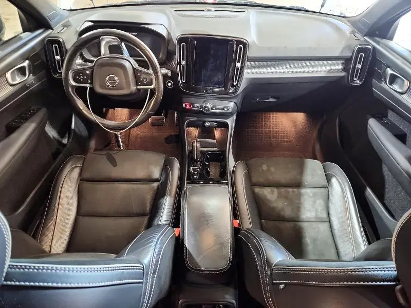 2021 VOLVO XC40 T5 R-DESIGN  