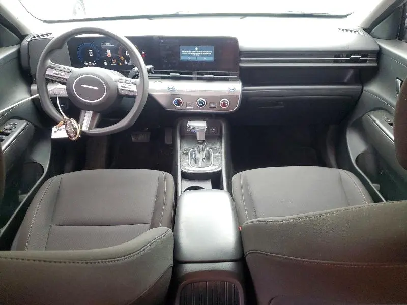 2024 HYUNDAI KONA SE  