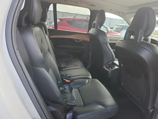 2022 VOLVO XC90 T6 MOMENTUM  