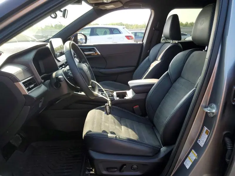 2024 MITSUBISHI OUTLANDER SE  
