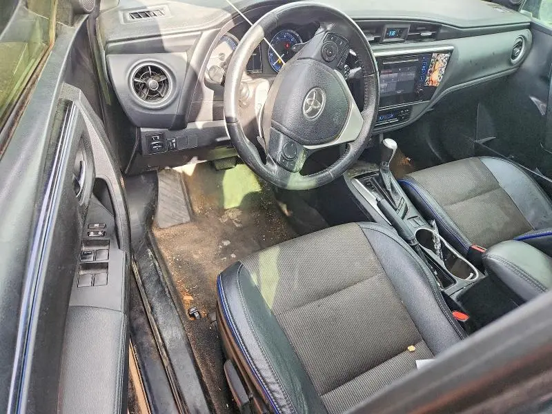2018 TOYOTA COROLLA SE  