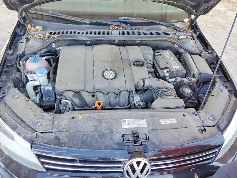 2013 VOLKSWAGEN JETTA SE  