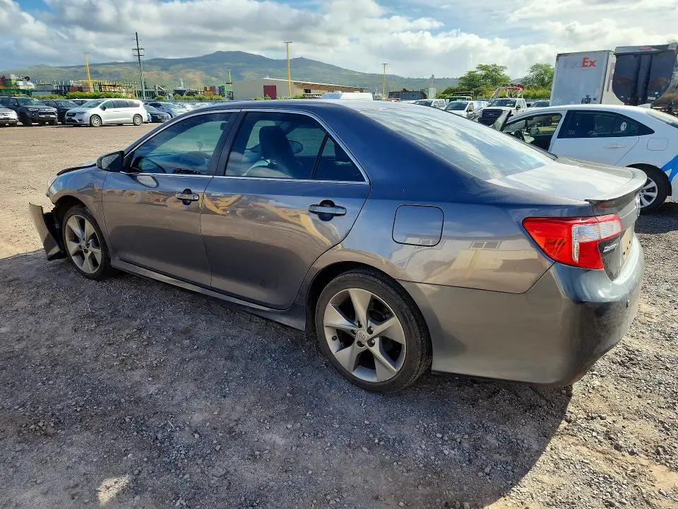 2013 TOYOTA CAMRY SE V6  