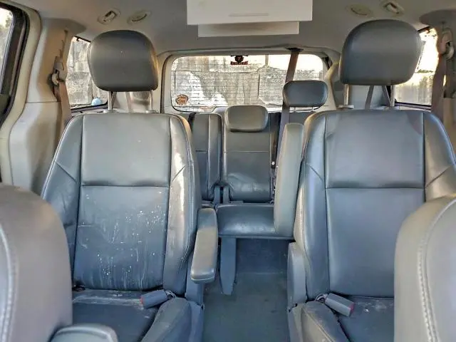 2010 VOLKSWAGEN ROUTAN SE  