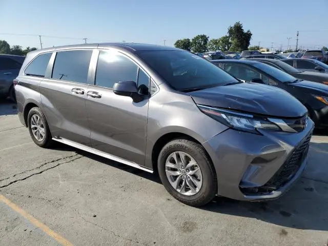2023 TOYOTA SIENNA LE  