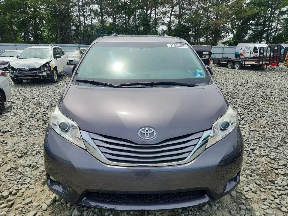 2015 TOYOTA SIENNA XLE 7-PASSENGER  