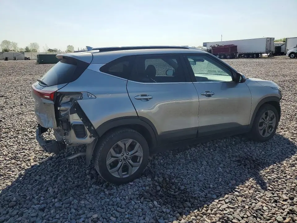 2024 KIA SELTOS S  