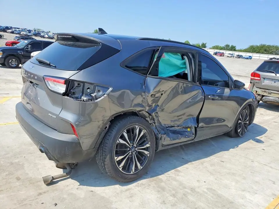 2022 FORD ESCAPE SE  