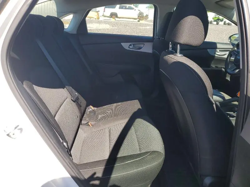 2022 KIA FORTE LXS  