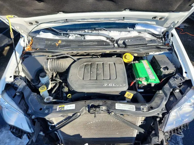 2015 CHRYSLER TOWN & COUNTRY LX  