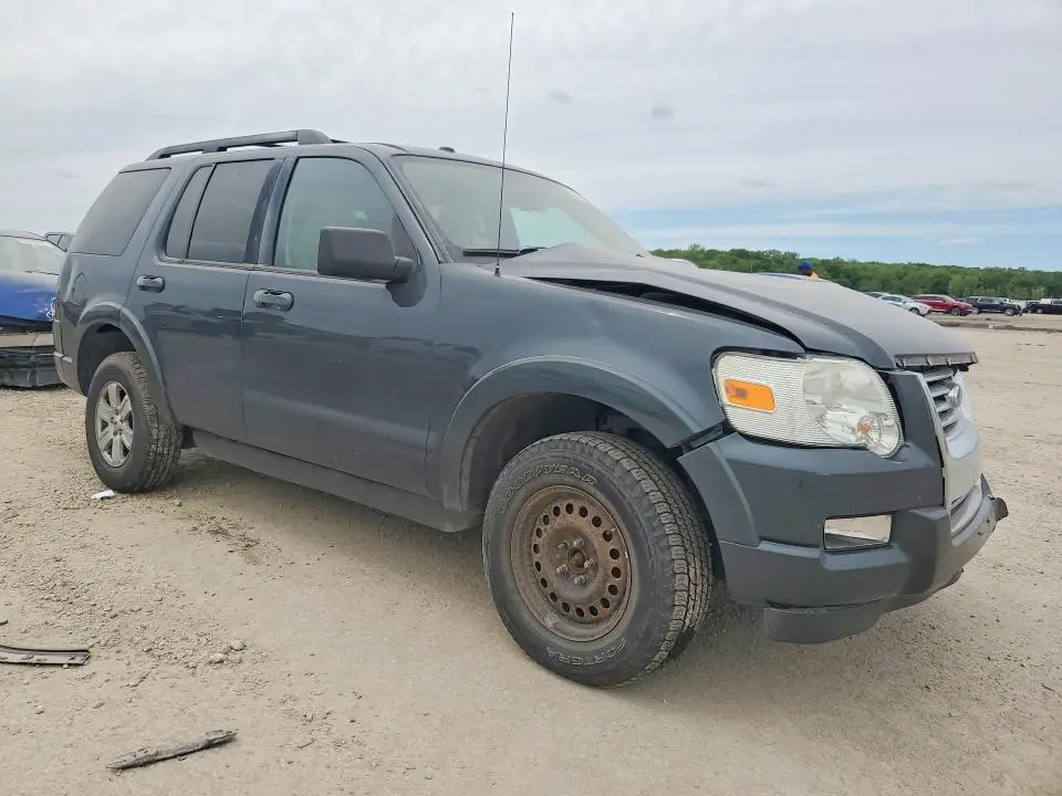 2010 FORD EXPLORER XLT  