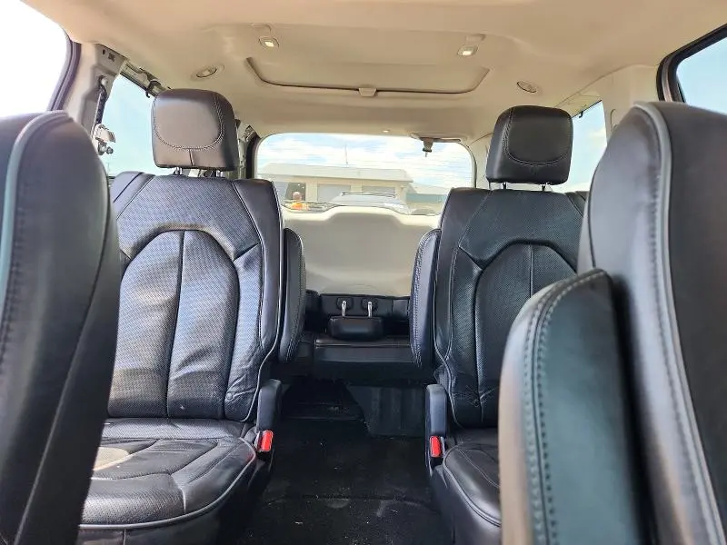2019 CHRYSLER PACIFICA LIMITED  