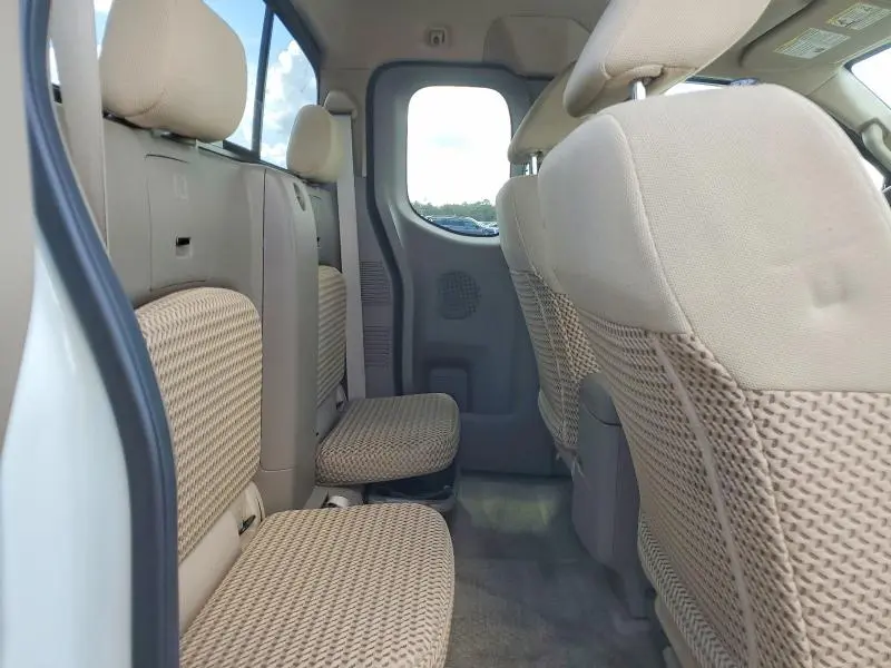2017 NISSAN FRONTIER SV V6  