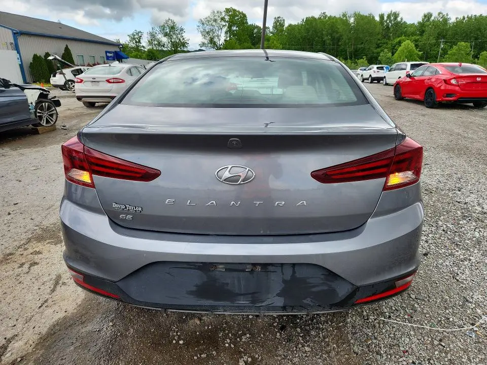 2019 HYUNDAI ELANTRA SE  
