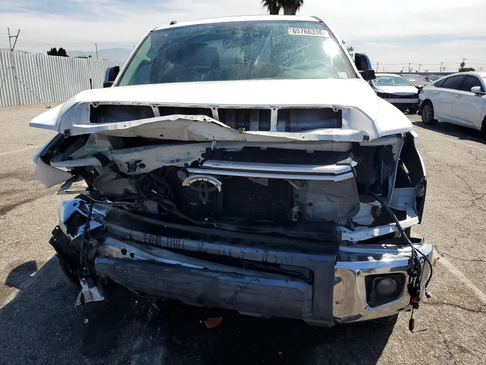 2015 TOYOTA TUNDRA CREWMAX LIMITED  