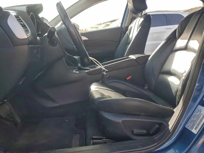 2017 MAZDA 3 TOURING  