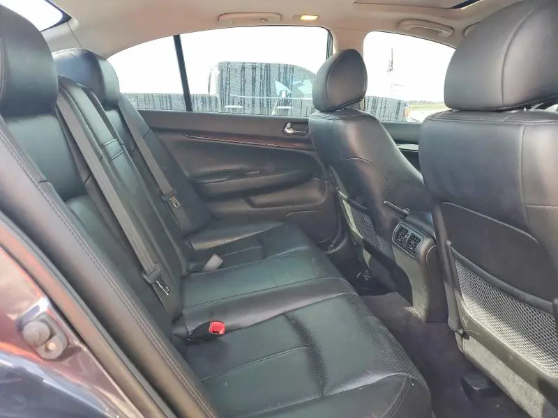 2012 INFINITI G37   