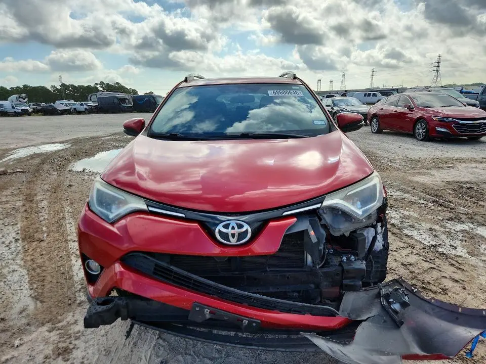 2016 TOYOTA RAV4 XLE  