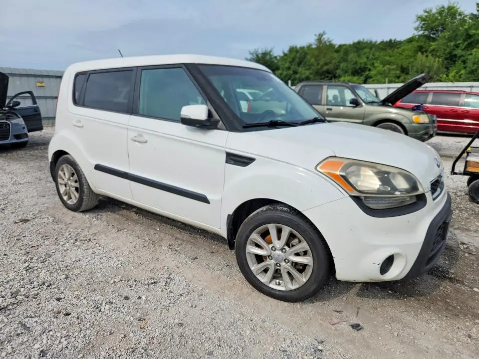 2013 KIA SOUL +  