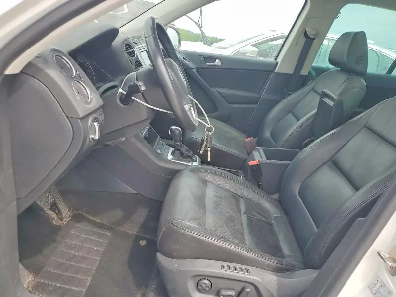 2017 VOLKSWAGEN TIGUAN SPORT  