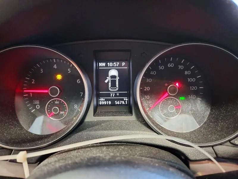 2011 VOLKSWAGEN GOLF   