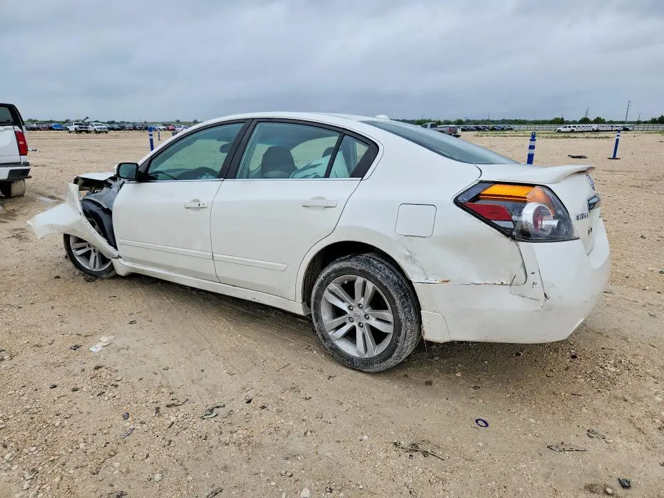 2010 NISSAN ALTIMA SR  