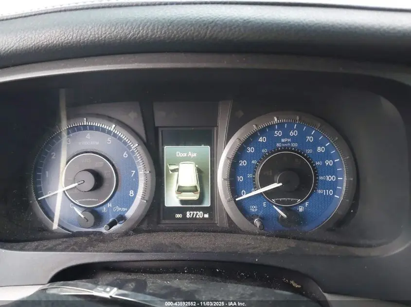 2015 TOYOTA SIENNA XLE 8 PASSENGER