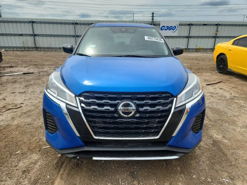 2021 NISSAN KICKS S  