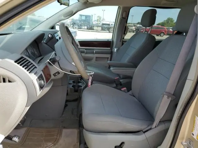 2010 CHRYSLER TOWN & COUNTRY TOURING  