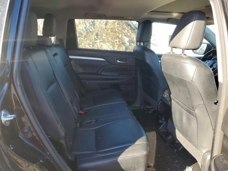 2015 TOYOTA HIGHLANDER XLE  