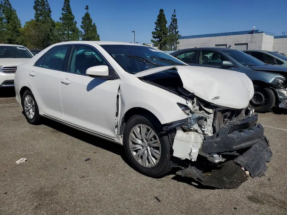 2014 TOYOTA CAMRY LE  