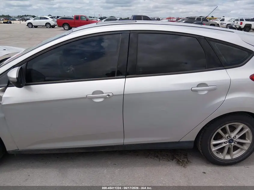 2016 FORD FOCUS SE