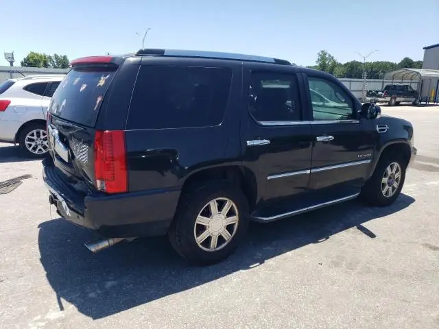 2010 CADILLAC ESCALADE   
