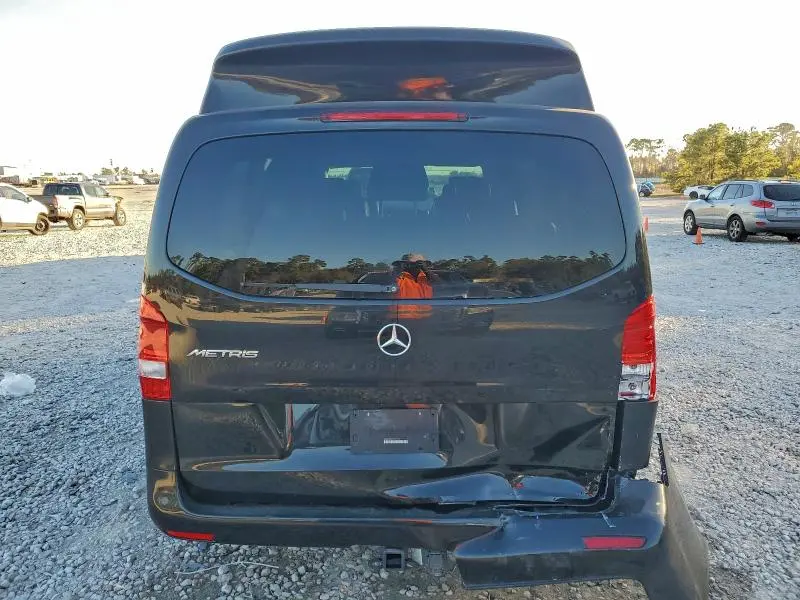 2016 MERCEDES-BENZ METRIS   