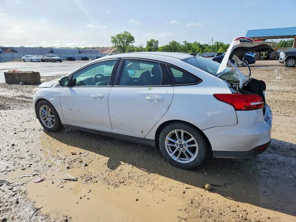 2015 FORD FOCUS SE  